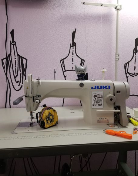 Singer Universal Sewing Machine Needles 2020 Natural Wool Synthetic Fabrics